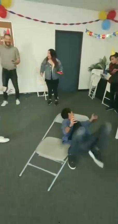 成人踩高板凳视频教程,视频教程详解-第1张图片-同人3d动漫 成人踩高板凳视频教程,视频教程详解-第1张图片-同人3d动漫