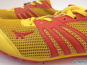 成人怎么穿钉鞋视频教程,成人钉鞋穿着技巧全解析-第3张图片-同人3d动漫 成人怎么穿钉鞋视频教程,成人钉鞋穿着技巧全解析-第3张图片-同人3d动漫