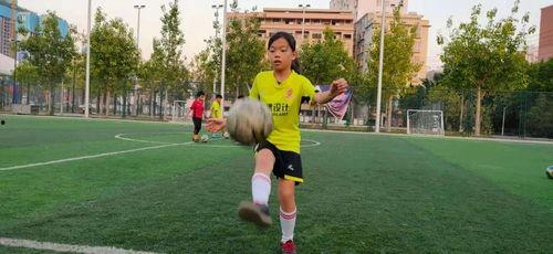 成人颠球锻炼视频,轻松提升足球技巧-第1张图片-同人3d动漫 成人颠球锻炼视频,轻松提升足球技巧-第1张图片-同人3d动漫