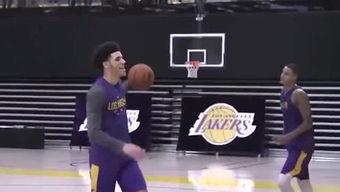 成人颠球锻炼视频,轻松提升足球技巧-第3张图片-同人3d动漫 成人颠球锻炼视频,轻松提升足球技巧-第3张图片-同人3d动漫