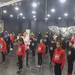 成人班舞蹈课堂视频教学,成人班舞蹈课堂精彩瞬间回顾-第3张图片-同人3d动漫 成人班舞蹈课堂视频教学,成人班舞蹈课堂精彩瞬间回顾-第3张图片-同人3d动漫