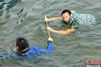 成人溺水事故合集视频,视频合集揭示惊人真相-第1张图片-同人3d动漫