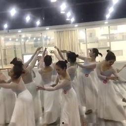 中国舞成人女生视频,中国舞成人女生风采展示-第1张图片-同人3d动漫